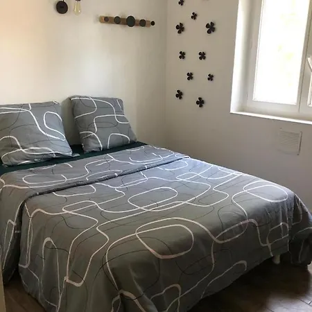 Apartment /duplex 80 M2les Violettes / 3 Chambres Bord Plage Et Jardin Cannes
